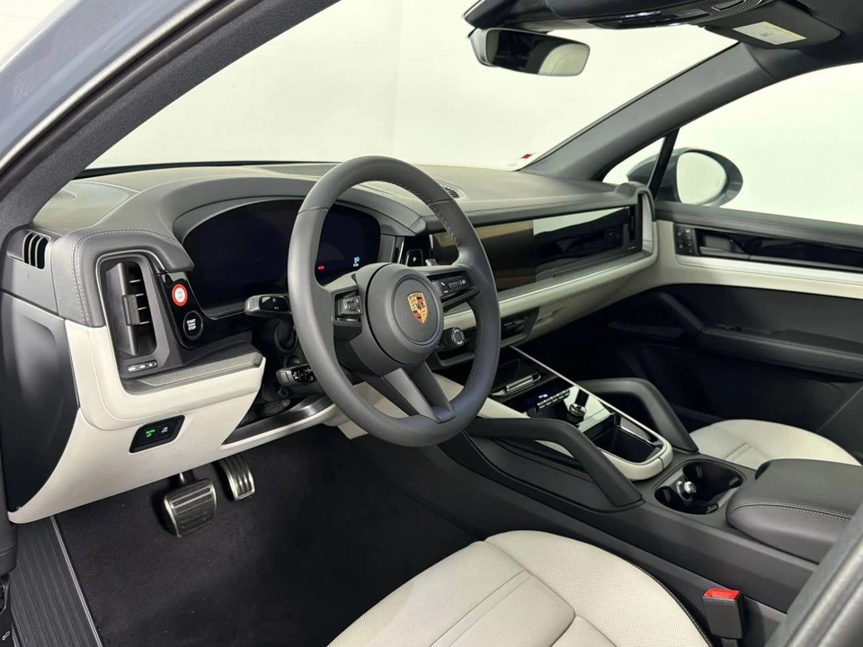 2026 Porsche 9Y0/9Y3 Cayenne S - Image 4 of 5