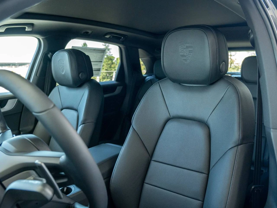 2026 Porsche 9Y0/9Y3 Cayenne S - Image 5 of 5