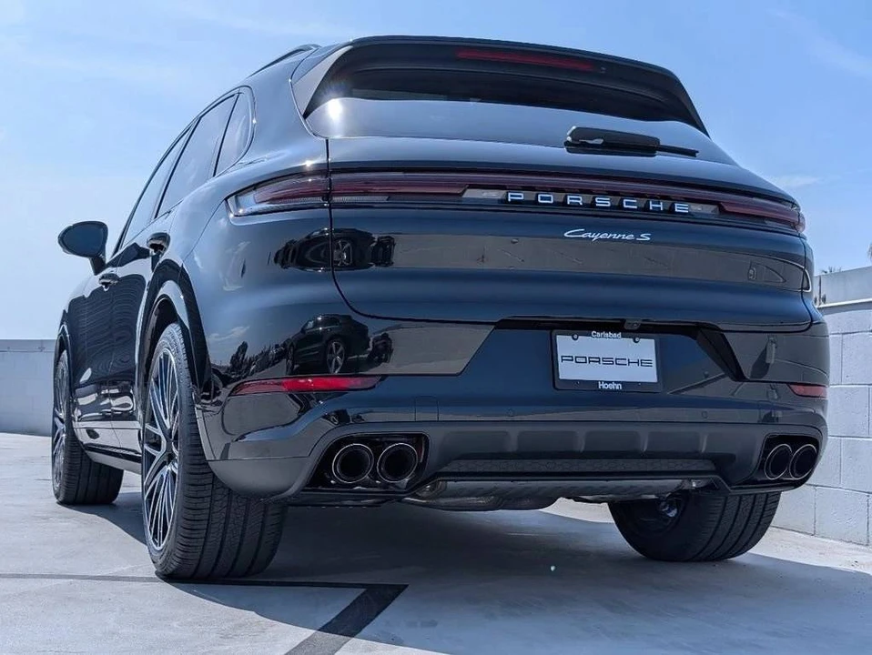 2026 Porsche 9Y0/9Y3 Cayenne S - Image 3 of 4