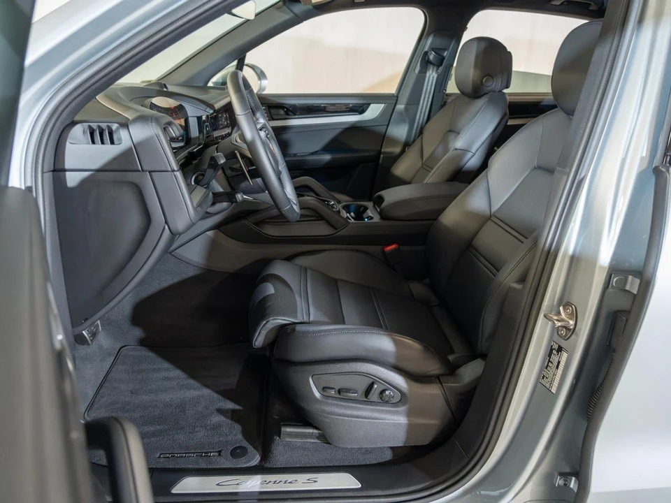 2026 Porsche 9Y0/9Y3 Cayenne S - Image 15 of 31