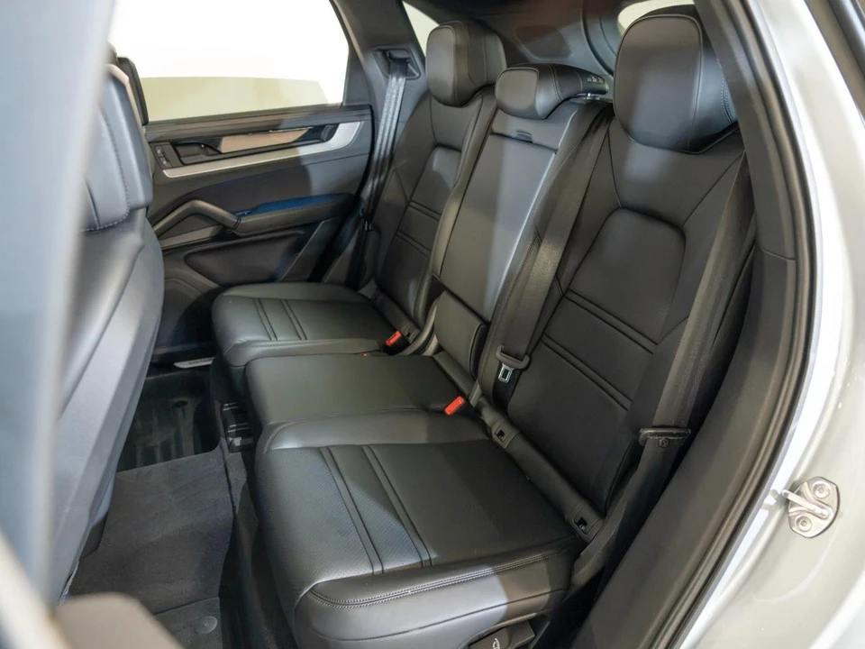 2026 Porsche 9Y0/9Y3 Cayenne S - Image 16 of 31