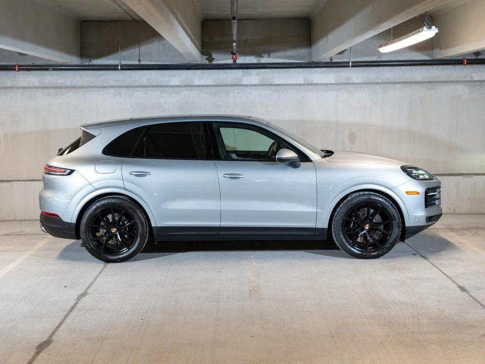 2026 Porsche 9Y0/9Y3 Cayenne S - Image 9 of 31
