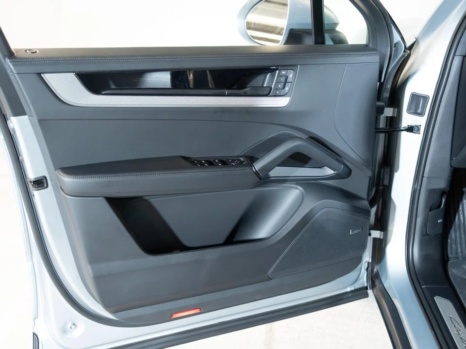 2026 Porsche 9Y0/9Y3 Cayenne S - Image 22 of 31