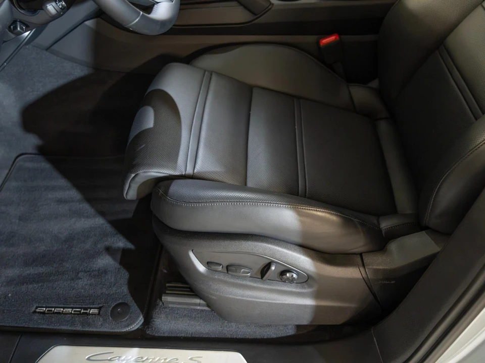 2026 Porsche 9Y0/9Y3 Cayenne S - Image 14 of 31