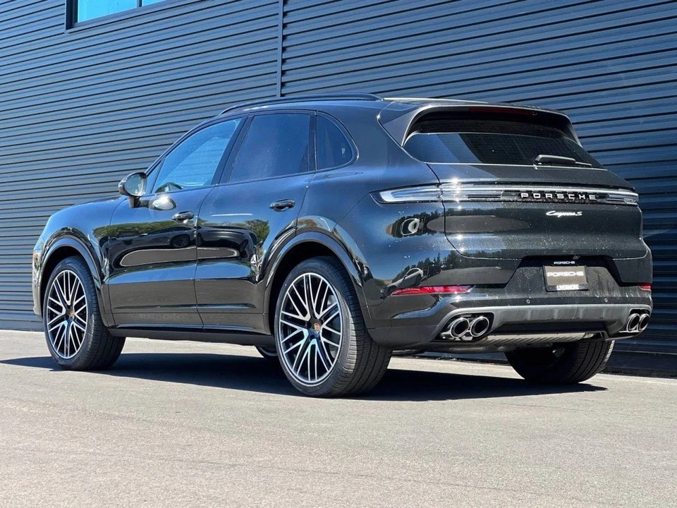 2026 Porsche 9Y0/9Y3 Cayenne S - Image 4 of 5