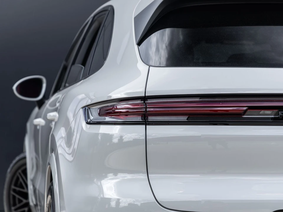 2026 Porsche 9Y0/9Y3 Cayenne S - Image 14 of 31