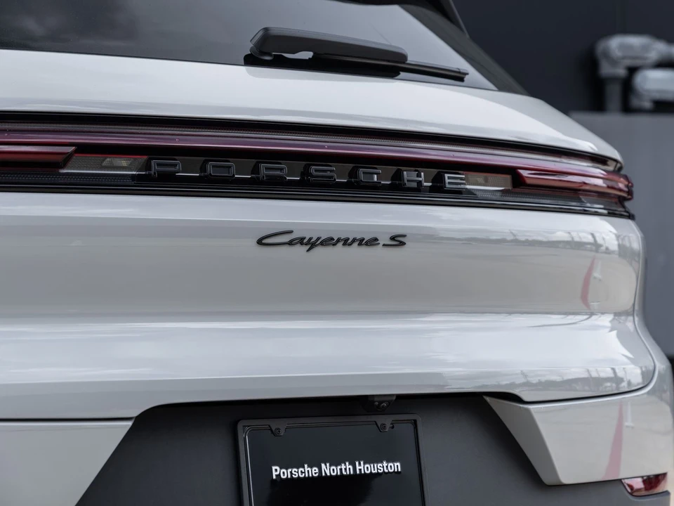 2026 Porsche 9Y0/9Y3 Cayenne S - Image 15 of 31