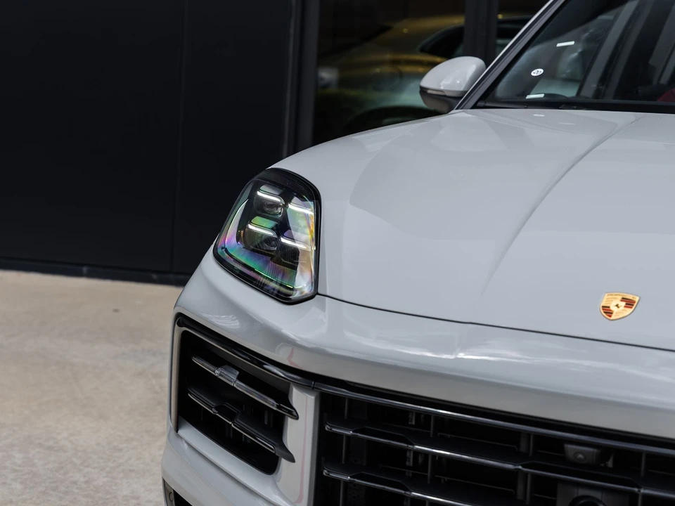 2026 Porsche 9Y0/9Y3 Cayenne S - Image 16 of 31