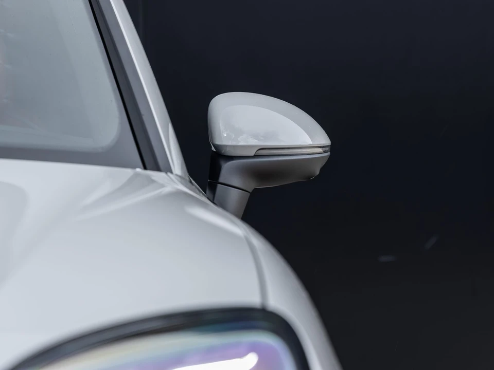 2026 Porsche 9Y0/9Y3 Cayenne S - Image 17 of 31