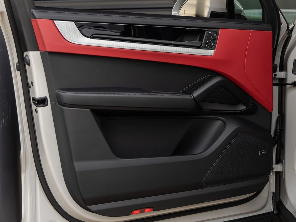 2026 Porsche 9Y0/9Y3 Cayenne S - Image 19 of 31