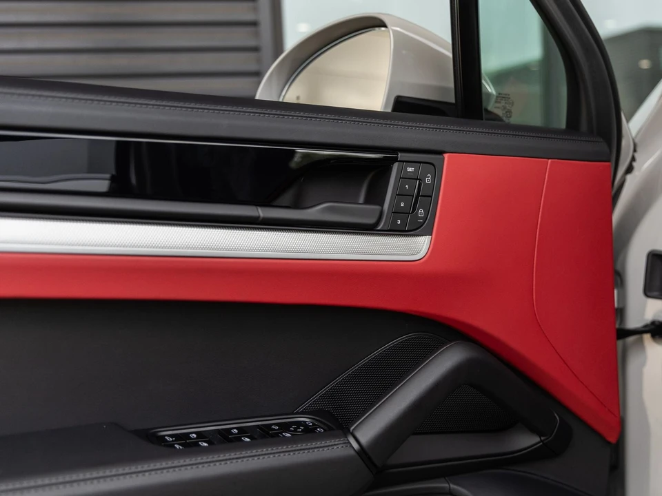 2026 Porsche 9Y0/9Y3 Cayenne S - Image 20 of 31