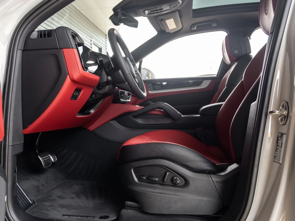 2026 Porsche 9Y0/9Y3 Cayenne S - Image 22 of 31