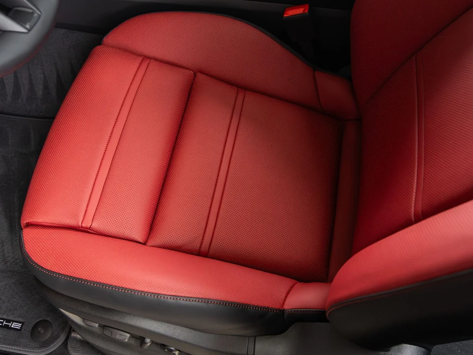 2026 Porsche 9Y0/9Y3 Cayenne S - Image 24 of 31