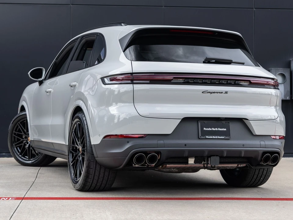 2026 Porsche 9Y0/9Y3 Cayenne S - Image 3 of 31