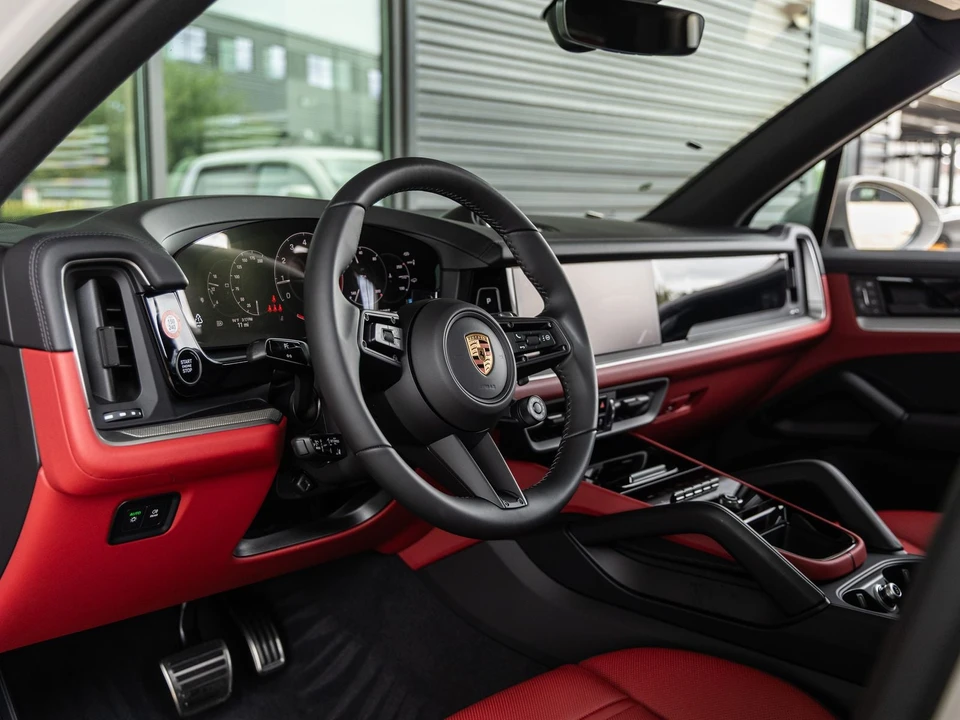 2026 Porsche 9Y0/9Y3 Cayenne S - Image 4 of 31
