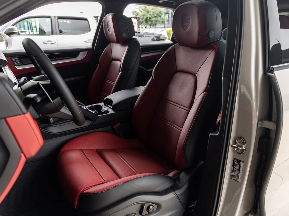 2026 Porsche 9Y0/9Y3 Cayenne S - Image 5 of 31