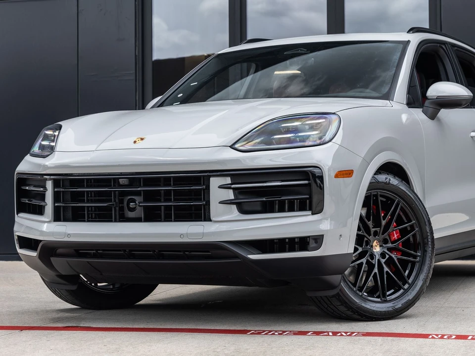 2026 Porsche 9Y0/9Y3 Cayenne S - Image 7 of 31