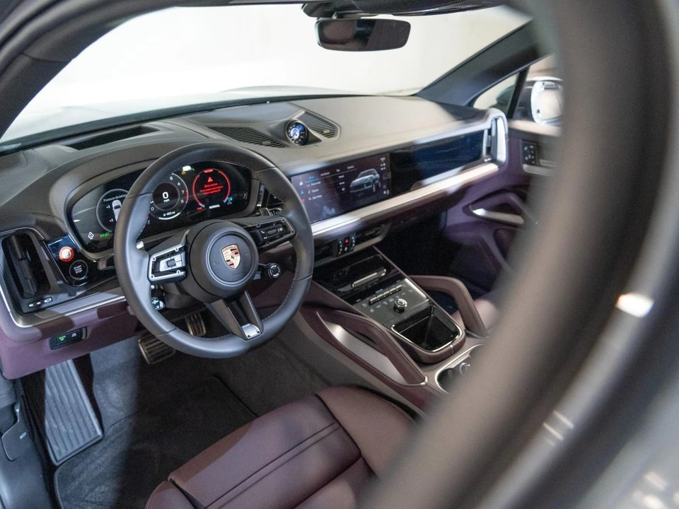 2026 Porsche 9Y0/9Y3 Cayenne S - Image 4 of 29