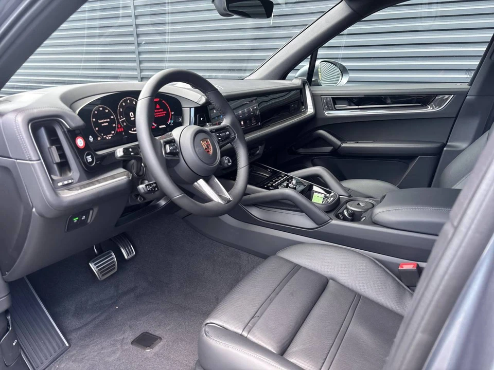 2026 Porsche 9Y0/9Y3 Cayenne S - Image 4 of 5