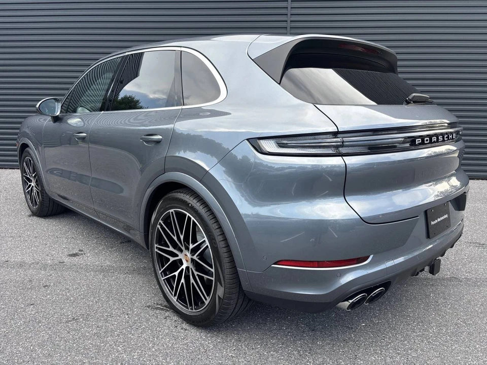 2026 Porsche 9Y0/9Y3 Cayenne S - Image 3 of 5