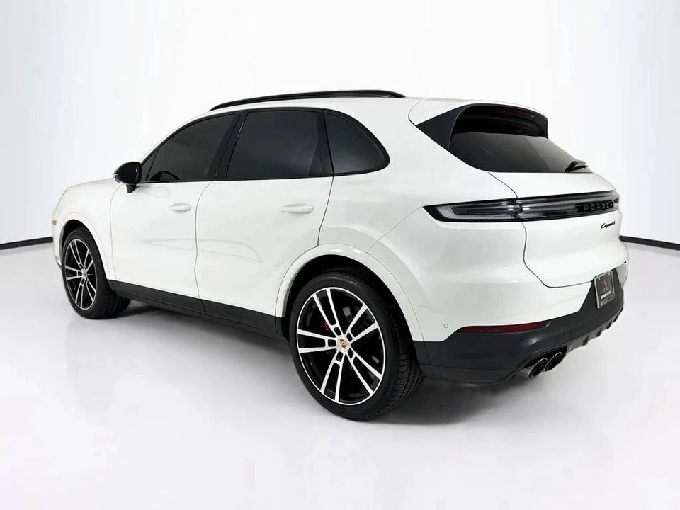 2026 Porsche 9Y0/9Y3 Cayenne S - Image 3 of 4