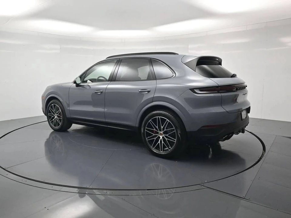 2026 Porsche 9Y0/9Y3 Cayenne S - Image 3 of 4