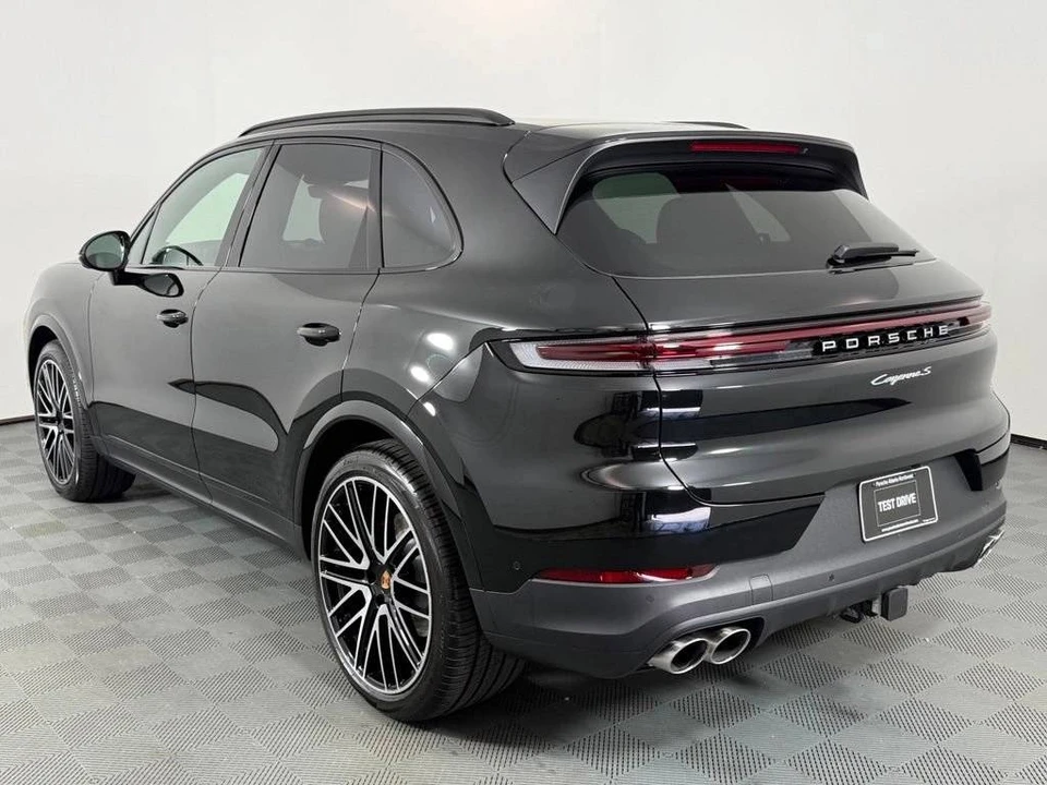 2026 Porsche 9Y0/9Y3 Cayenne S - Image 3 of 5