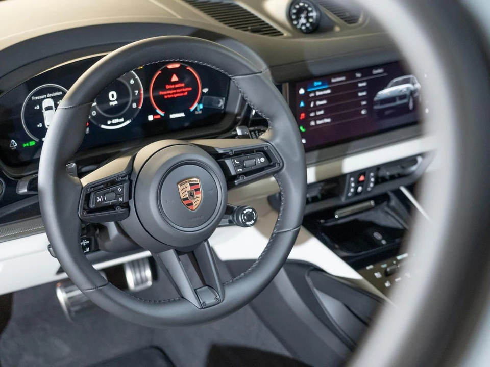 2026 Porsche 9Y0/9Y3 Cayenne S - Image 15 of 28