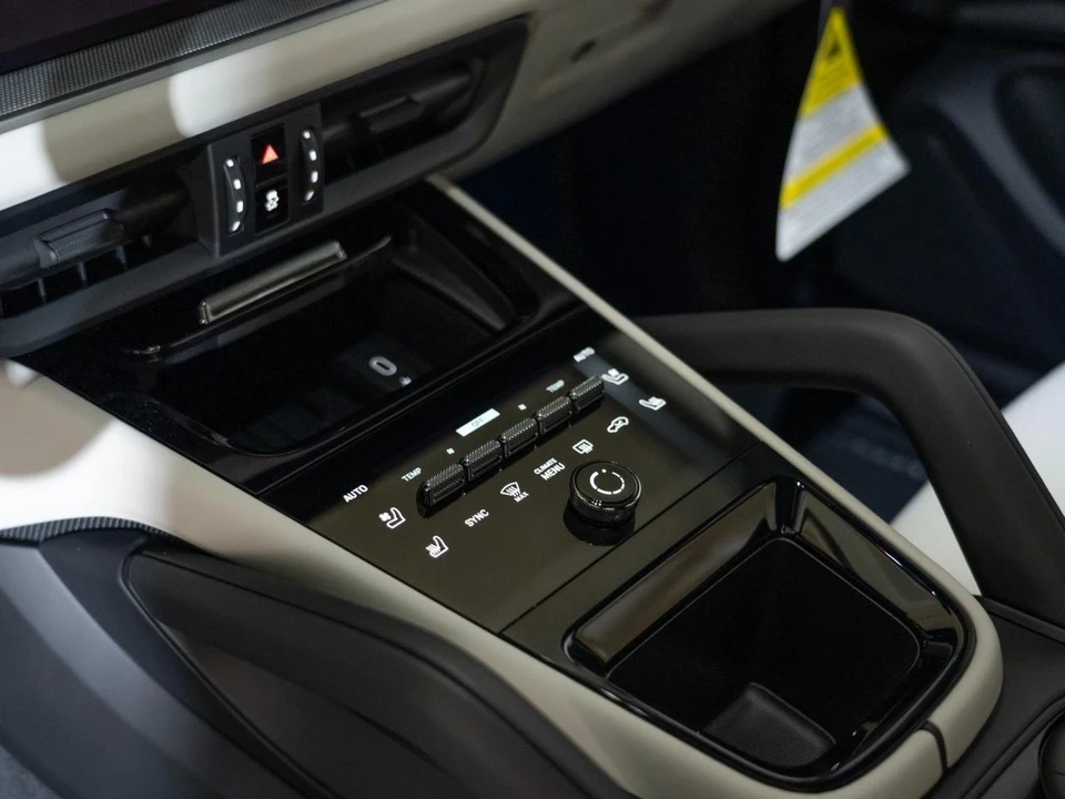 2026 Porsche 9Y0/9Y3 Cayenne S - Image 21 of 28