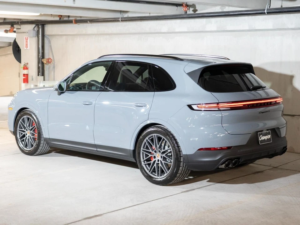2026 Porsche 9Y0/9Y3 Cayenne S - Image 3 of 28