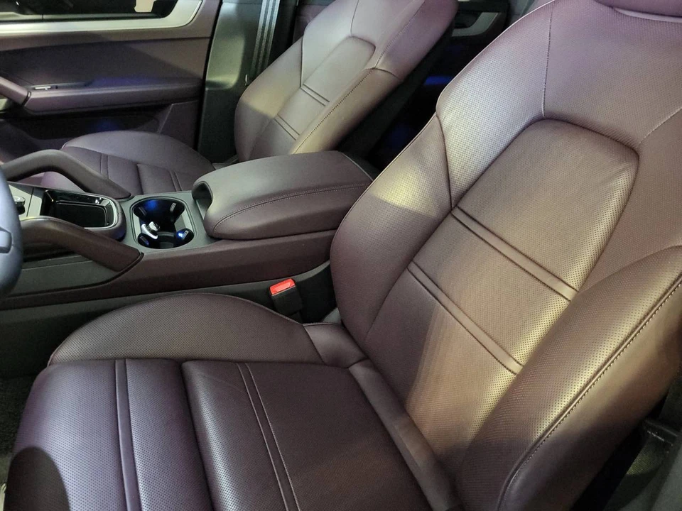 2026 Porsche 9Y0/9Y3 Cayenne S - Image 5 of 5