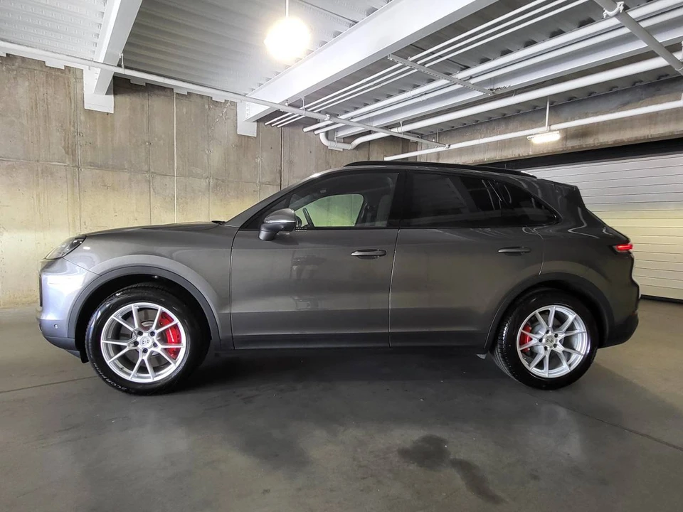 2026 Porsche 9Y0/9Y3 Cayenne S - Image 2 of 5