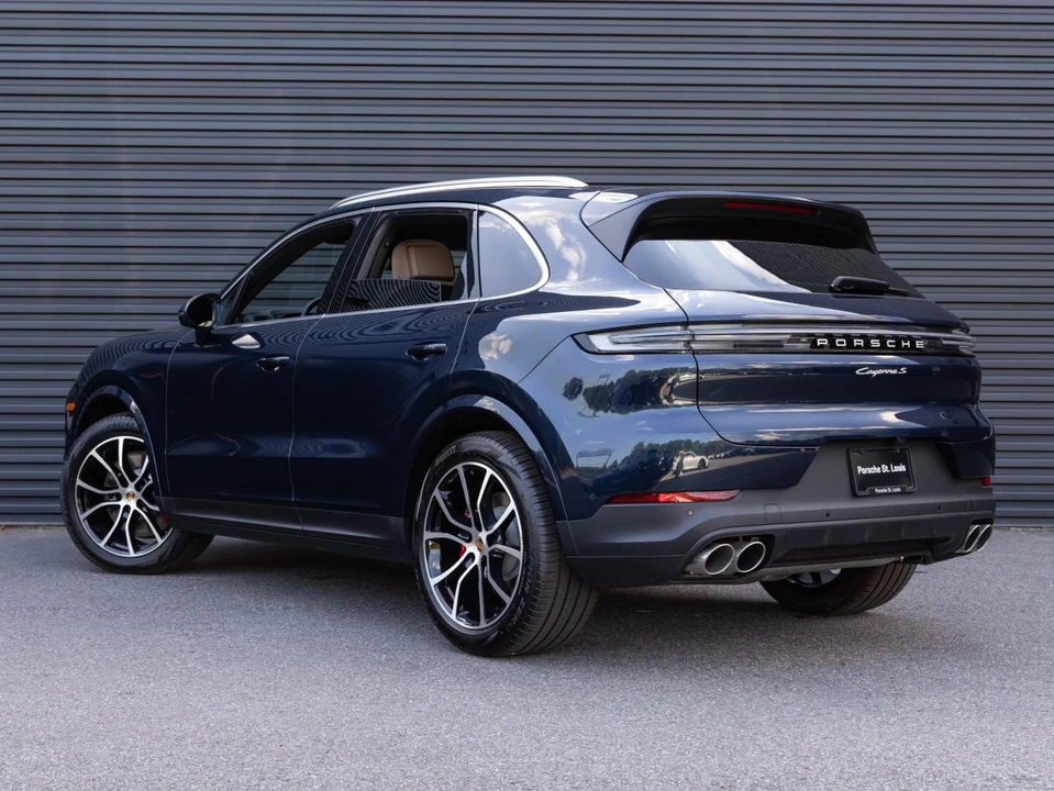 2026 Porsche 9Y0/9Y3 Cayenne S - Image 3 of 5