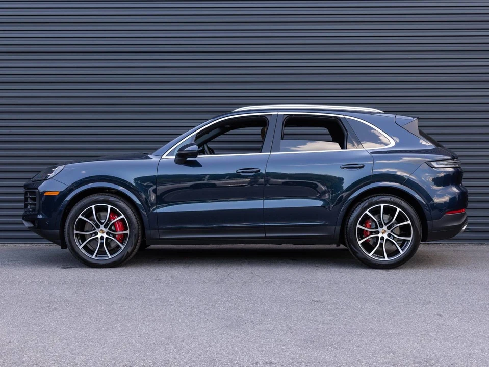 2026 Porsche 9Y0/9Y3 Cayenne S - Image 2 of 5