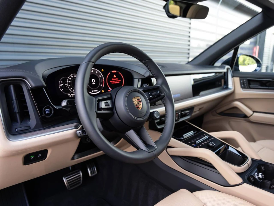 2026 Porsche 9Y0/9Y3 Cayenne S - Image 4 of 5