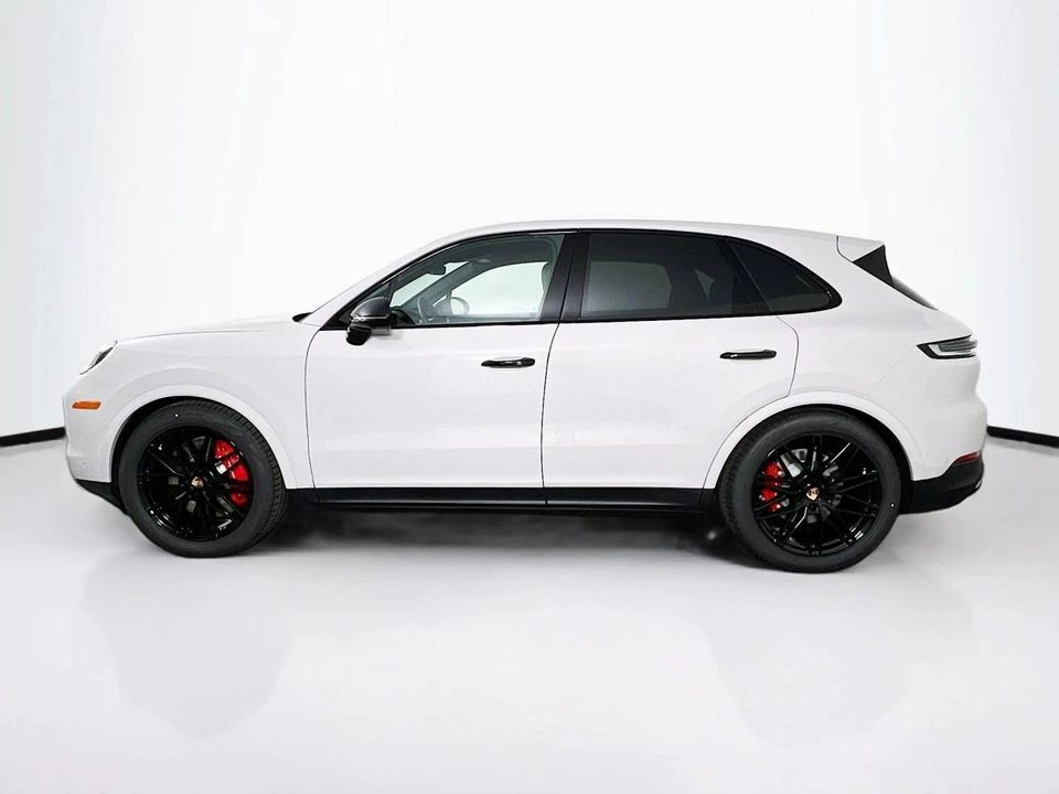 2026 Porsche 9Y0/9Y3 Cayenne S - Image 2 of 5