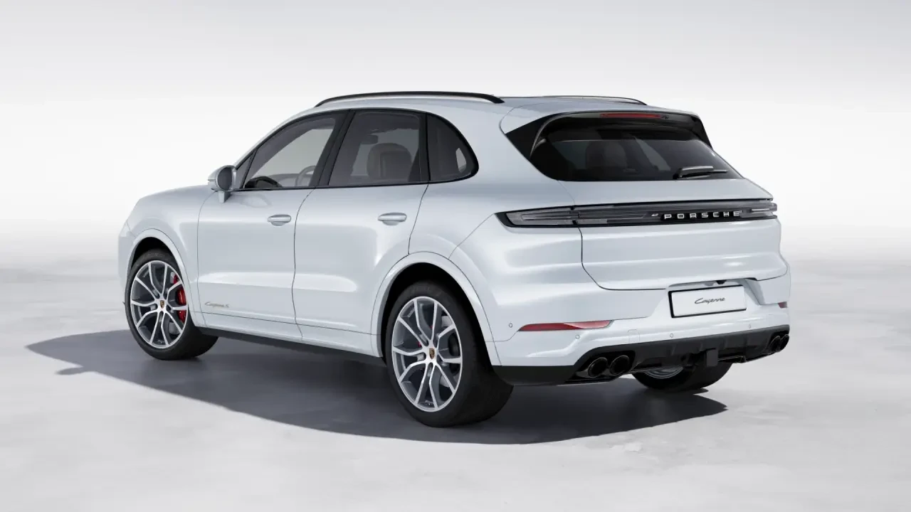 2026 Porsche Cayenne - Image 24 of 30