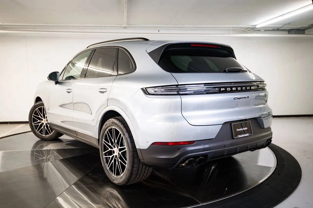 2026 Porsche 9Y0/9Y3 Cayenne S - Image 3 of 5