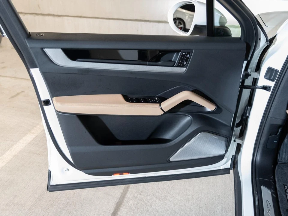 2026 Porsche 9Y0/9Y3 Cayenne S - Image 17 of 27