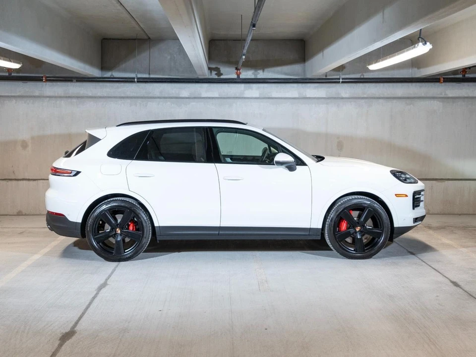 2026 Porsche 9Y0/9Y3 Cayenne S - Image 9 of 27