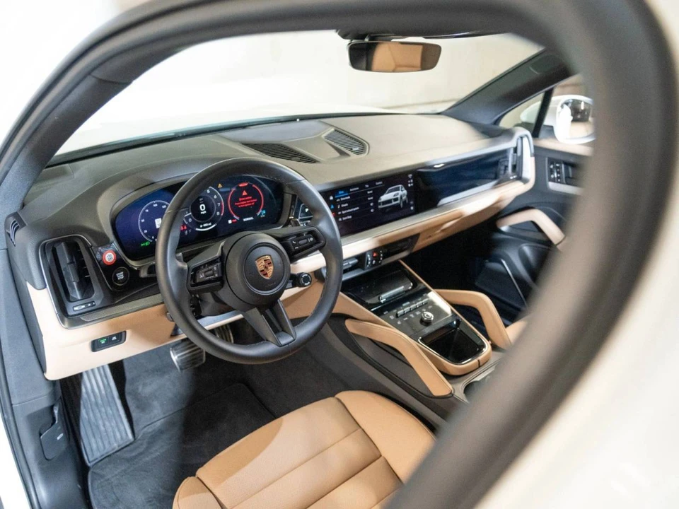 2026 Porsche 9Y0/9Y3 Cayenne S - Image 4 of 5