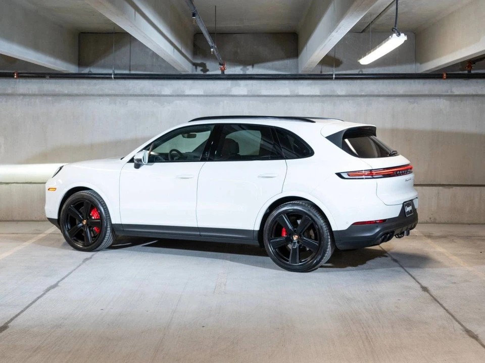 2026 Porsche 9Y0/9Y3 Cayenne S - Image 3 of 5