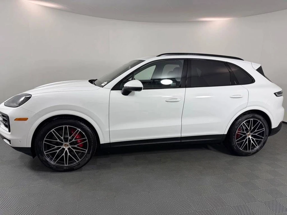 2026 Porsche 9Y0/9Y3 Cayenne S - Image 2 of 5
