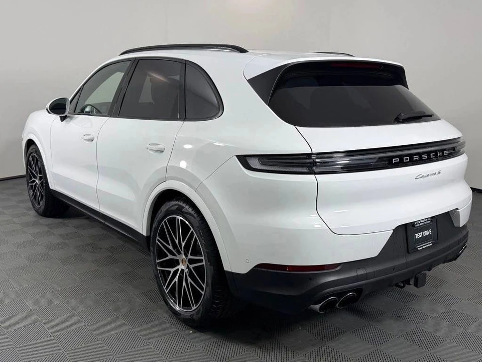 2026 Porsche 9Y0/9Y3 Cayenne S - Image 3 of 5