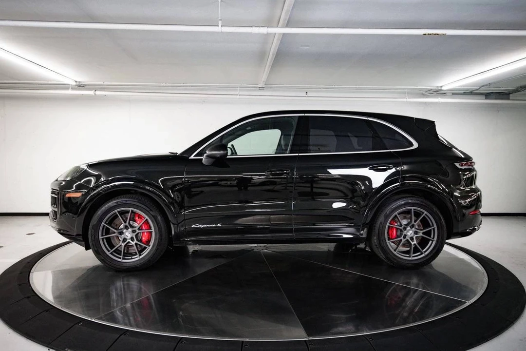 2026 Porsche 9Y0/9Y3 Cayenne S - Image 2 of 4