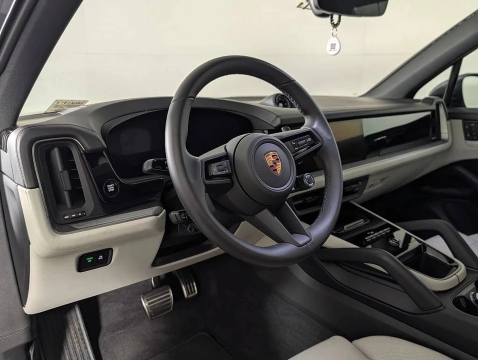 2026 Porsche 9Y0/9Y3 Cayenne S - Image 4 of 4