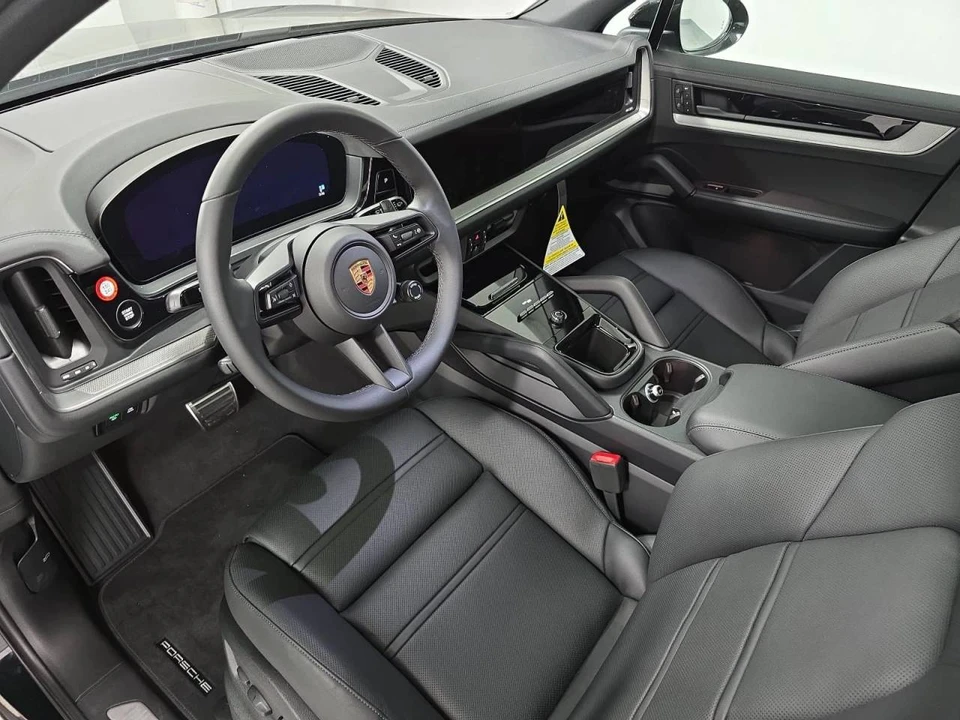 2026 Porsche 9Y0/9Y3 Cayenne S - Image 4 of 4