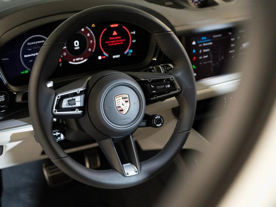 2026 Porsche 9Y0/9Y3 Cayenne S - Image 15 of 29