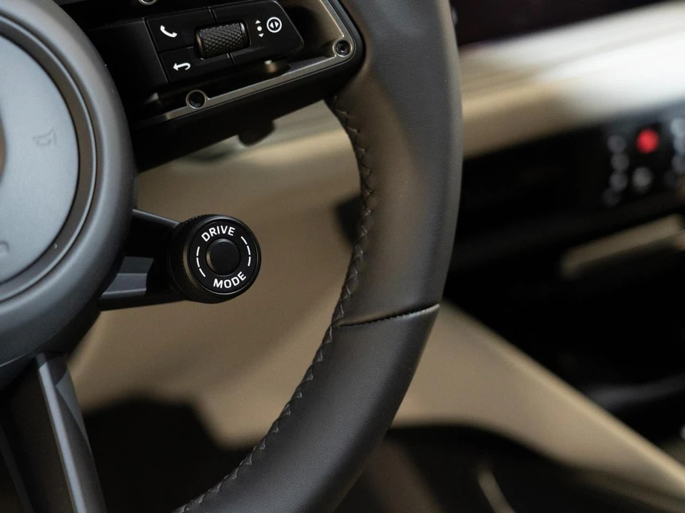 2026 Porsche 9Y0/9Y3 Cayenne S - Image 23 of 29