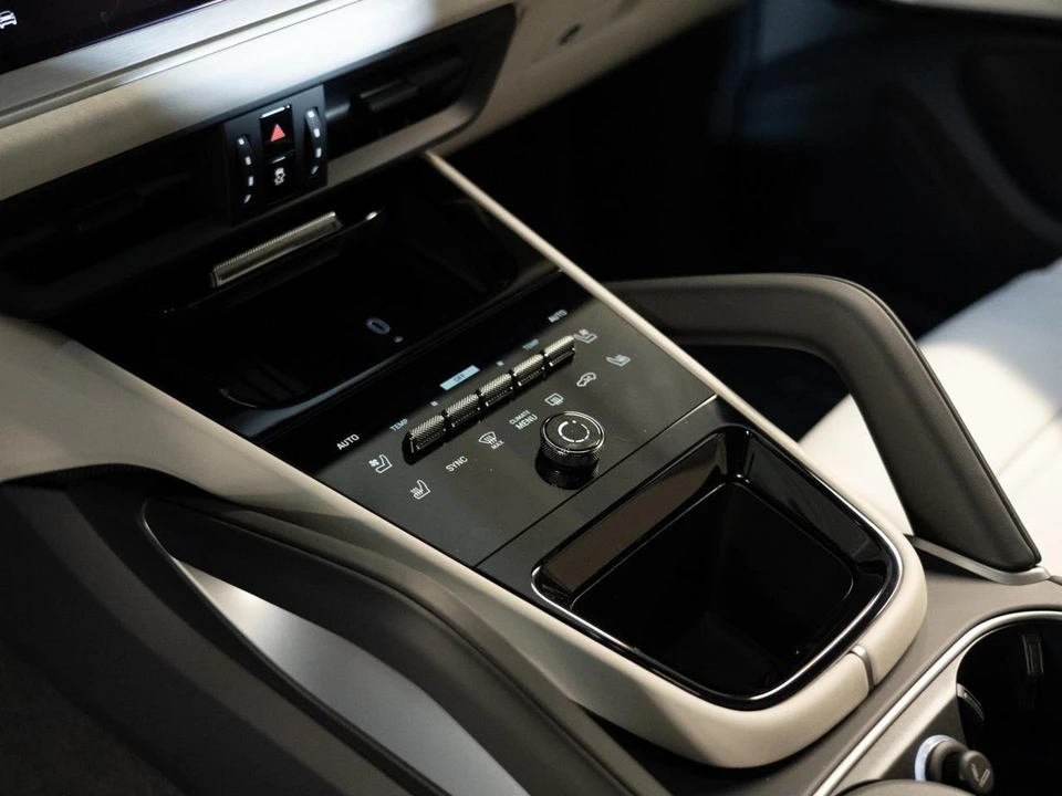 2026 Porsche 9Y0/9Y3 Cayenne S - Image 22 of 29